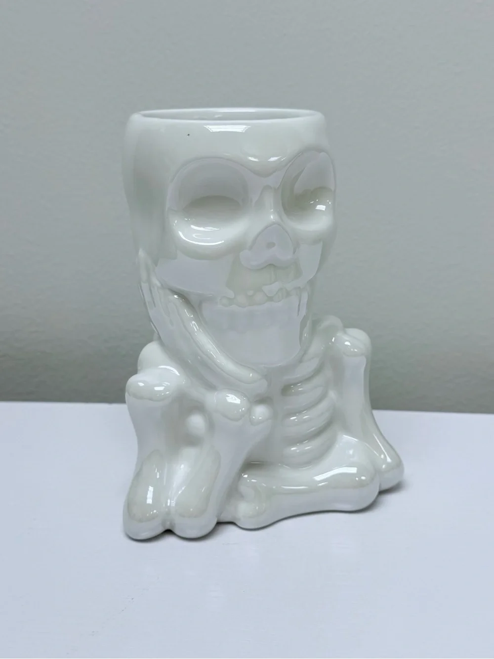 New! White Ceramic Skull / Skeleton Halloween Vase, White Iridescent